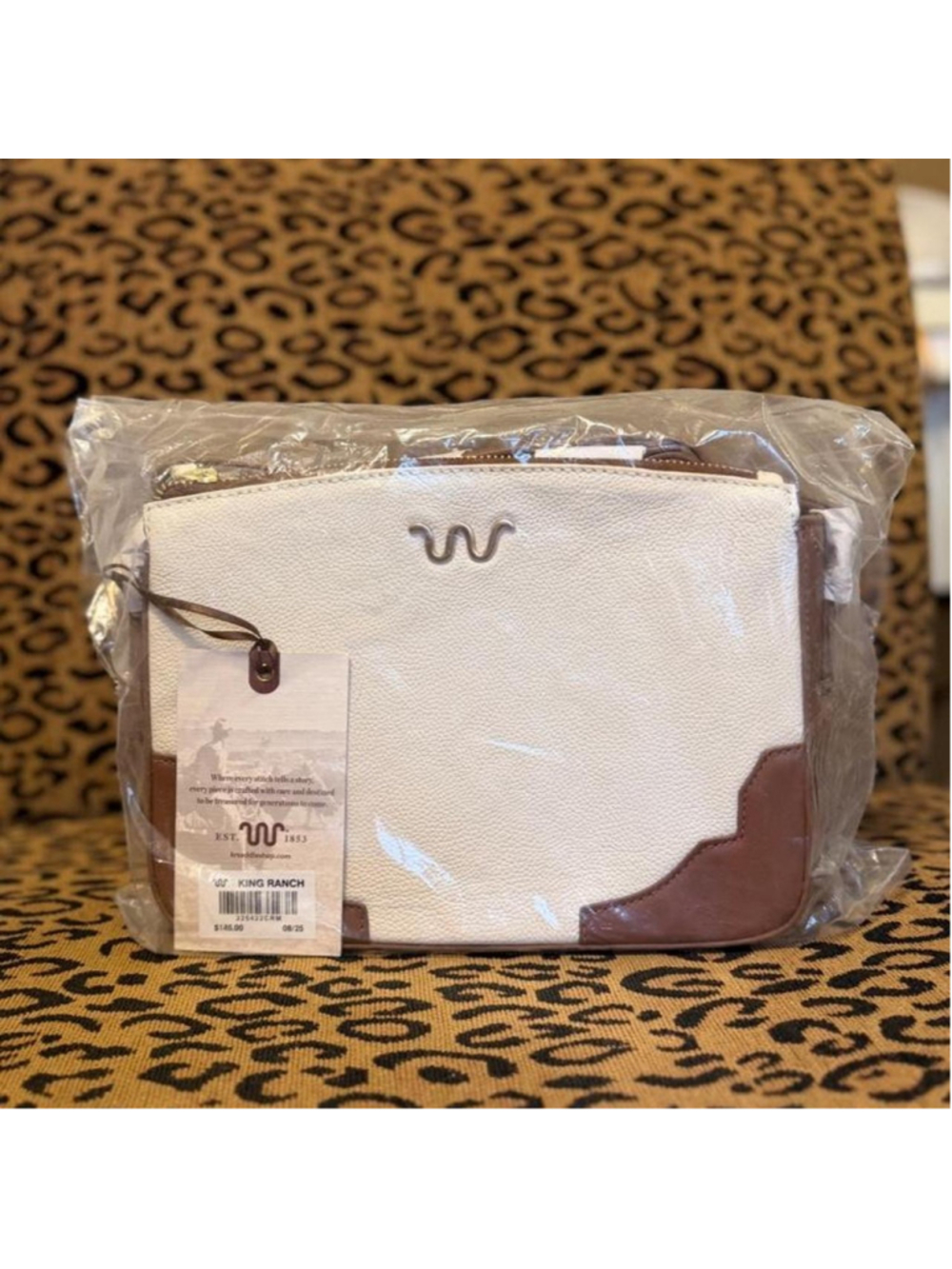 King Ranch Legacy Leather Crossbody NWT
NEW IN BAG - Picture 1 of 6